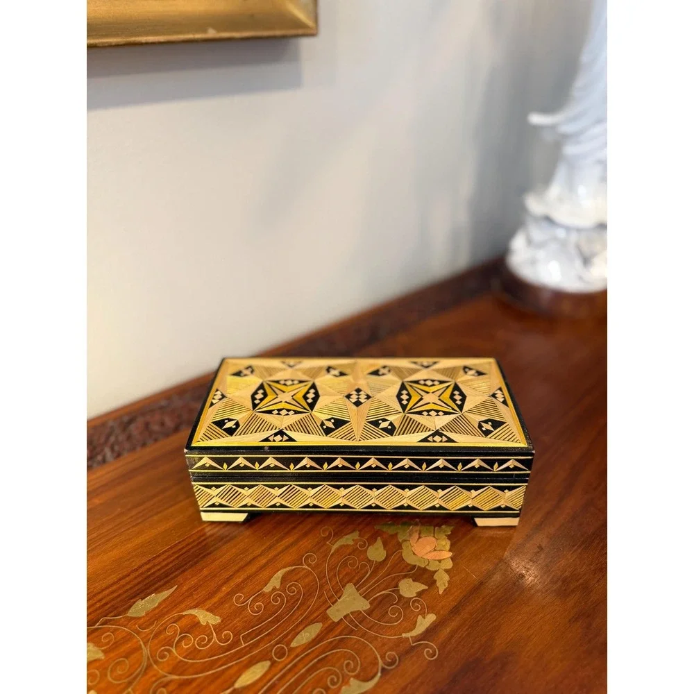 Vintage Russian Straw Marquetry Box‎